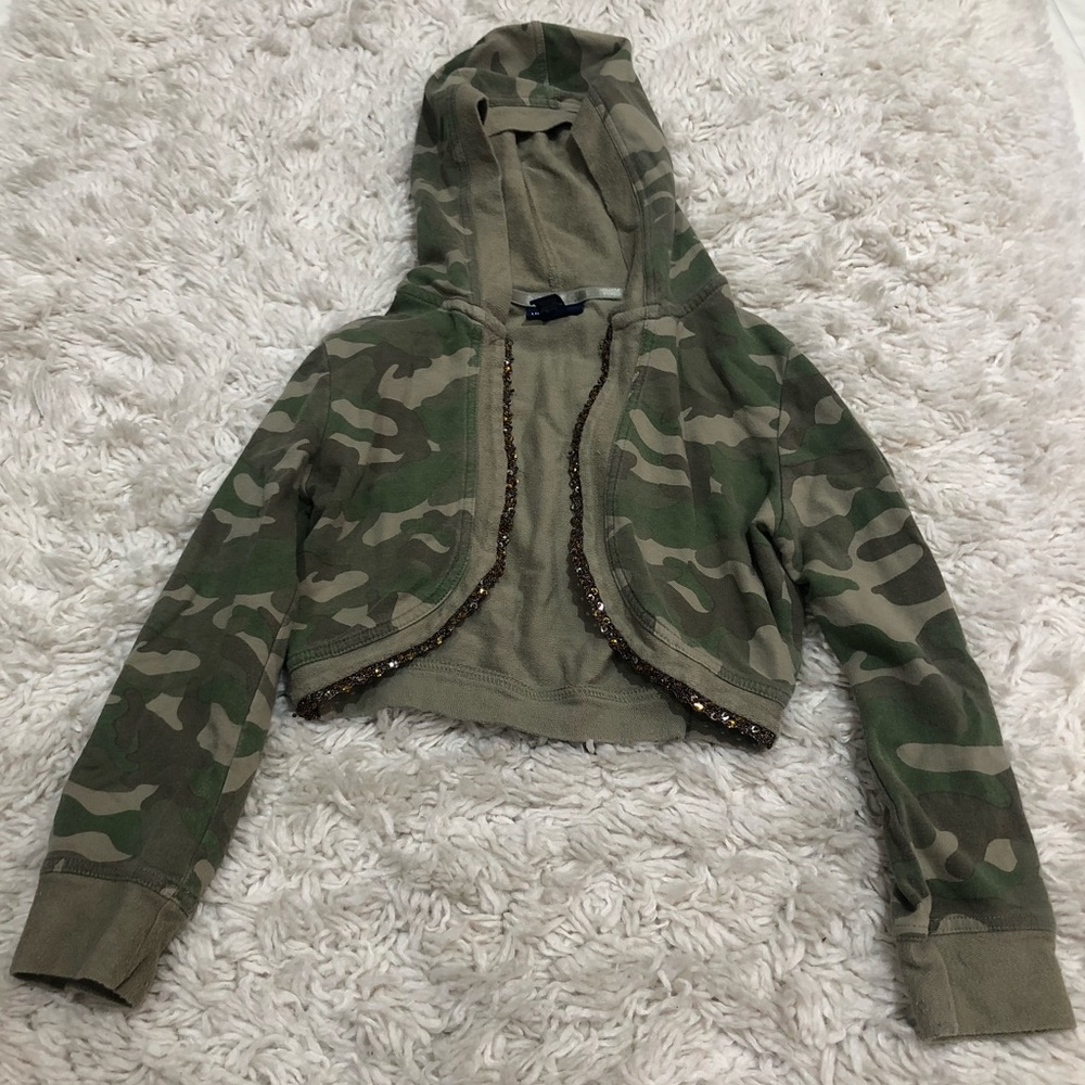 LIMITED TOO - Kids camo cropped sweater